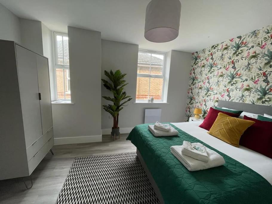 Bright, Vibrant New 1 Bedroom Town Centre Parking Bournemouth Exterior foto
