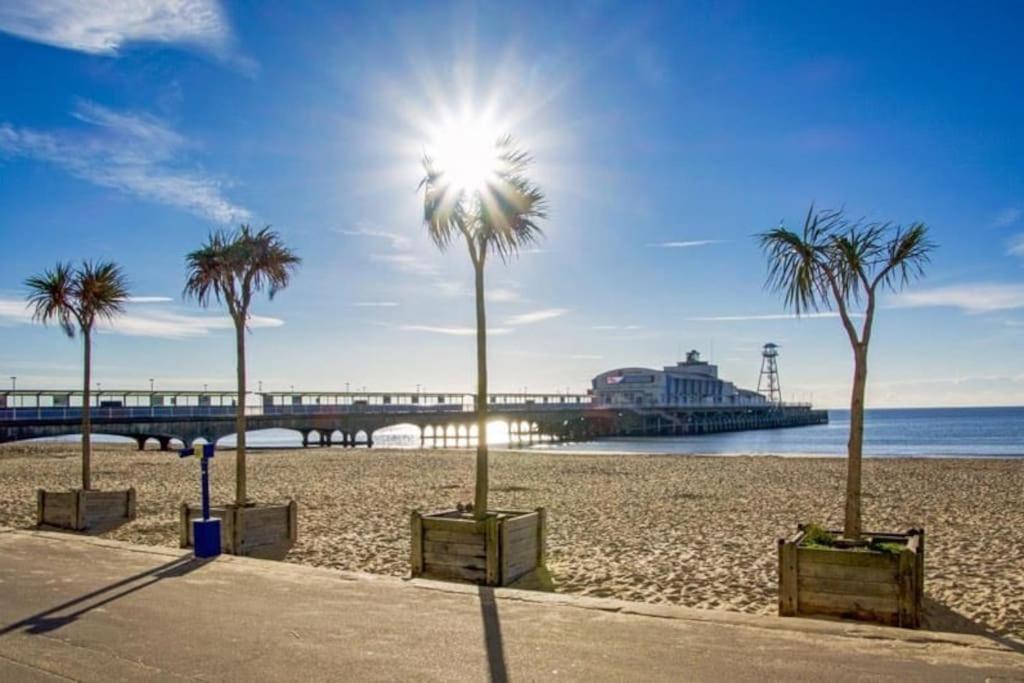 Bright, Vibrant New 1 Bedroom Town Centre Parking Bournemouth Exterior foto
